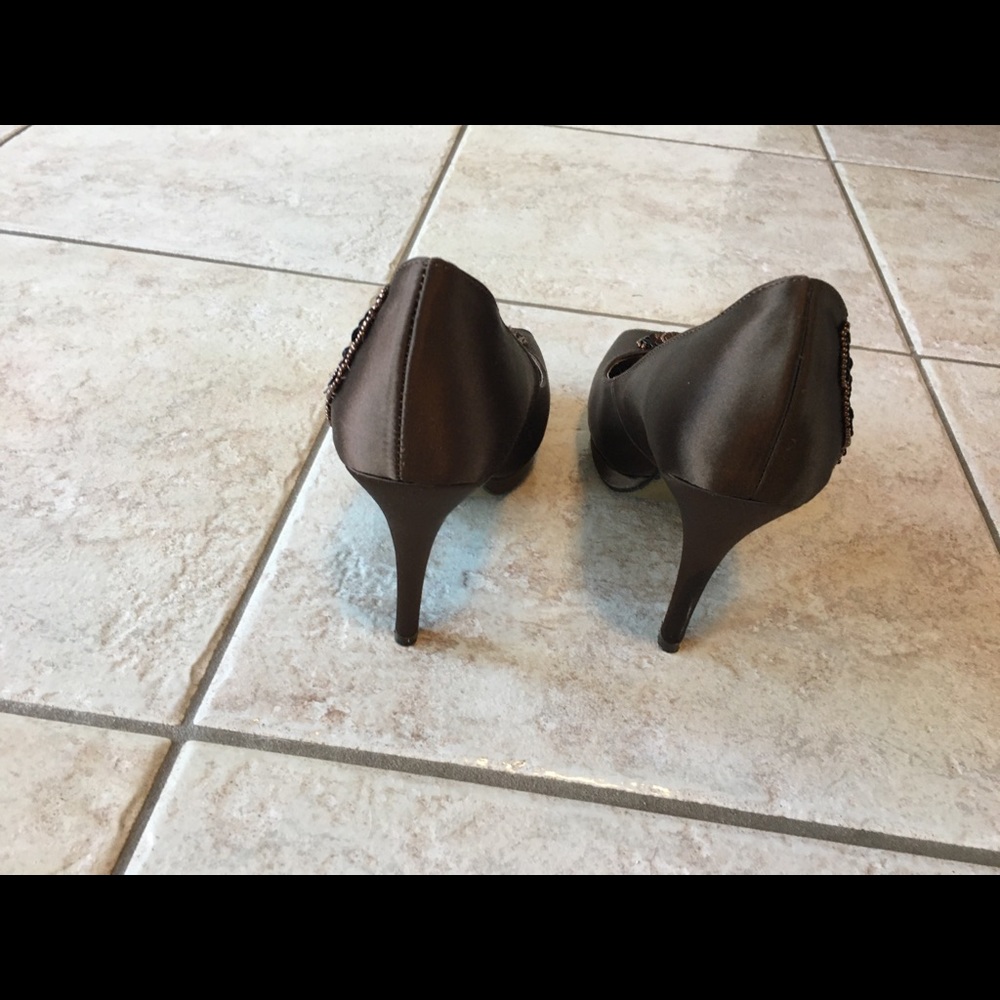 High Heels - Picture 2 of 5